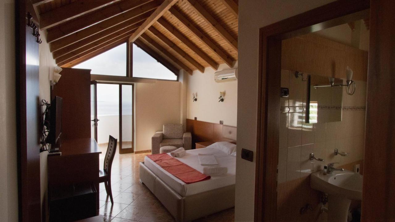 Paradise Lukova Hotel מראה חיצוני תמונה