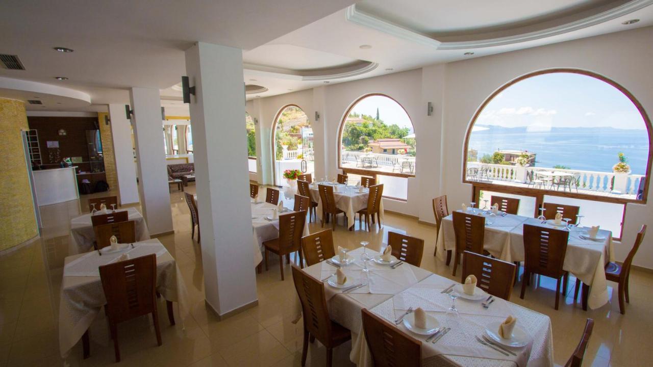 Paradise Lukova Hotel מראה חיצוני תמונה